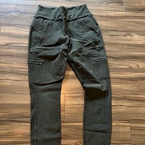 Athleta Headlands Hybrid Cargo pant